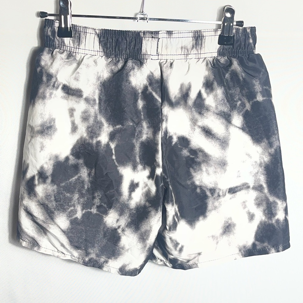 H&M Kids Tie Dye Swim Trunks Black White Boys Size 12–14 Drawstring Shorts - Picture 2 of 6